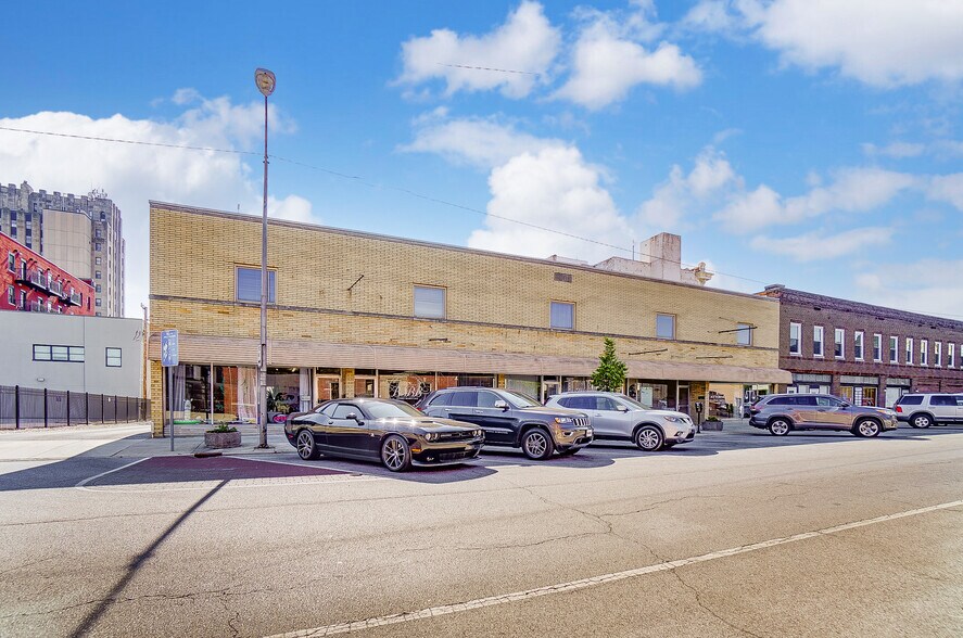 More Photos Of 112-120 N West St, Lima Storefront Retail Office For Lease