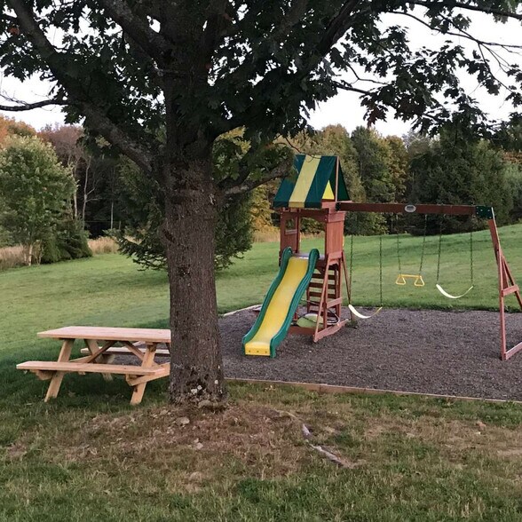 More Photos Of 446 Maples Rd, Milford Hotel For Sale