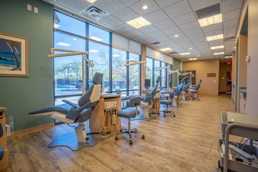 More Photos Of 2525 W Carefree Hwy, Phoenix Medical For Lease