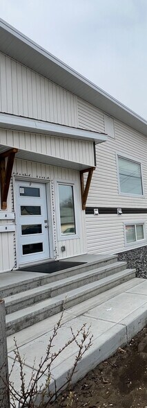 More Photos Of 5014 53 St, Camrose Apartments For Sale