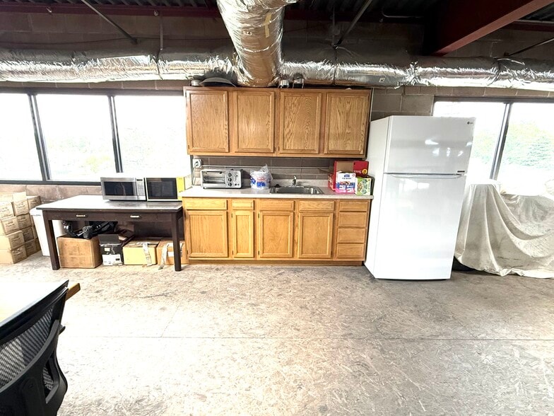 More Photos Of 1750 W 64th Ln, Denver Warehouse For Sale