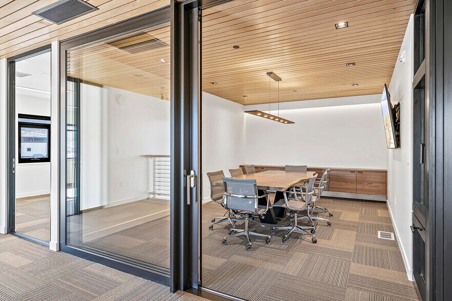 More Photos Of 4376 Forestdale Dr, Park City Flex For Sale