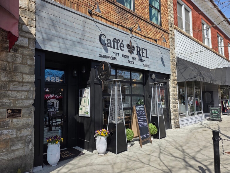 More Photos Of 425 N Main St, Hendersonville Restaurant For Sale