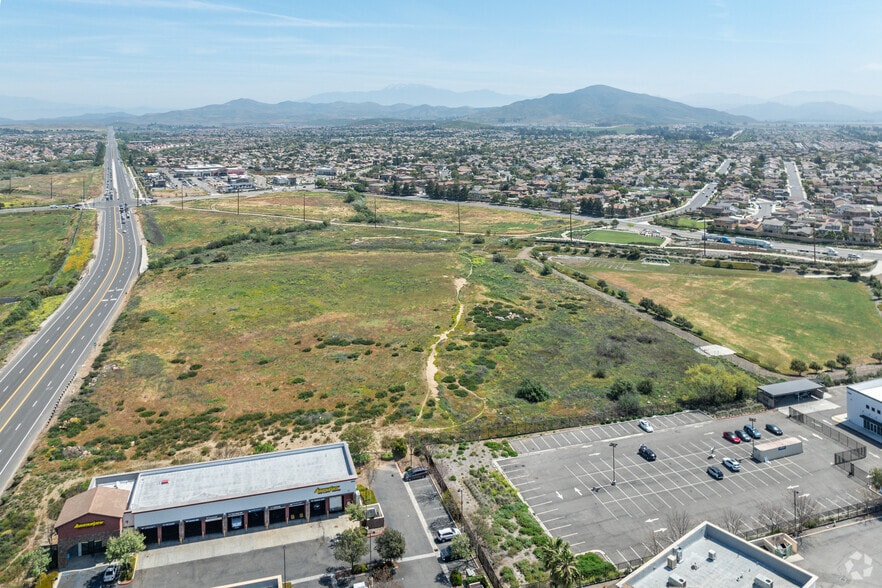 More Photos Of SWC Winchester Rd & Thompson Rd, Winchester Unknown For Lease