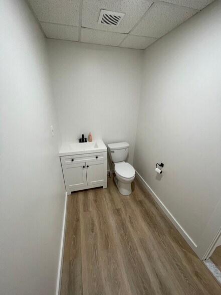 More Photos Of 200 Haddonfield Berlin, Gibbsboro Office For Sale