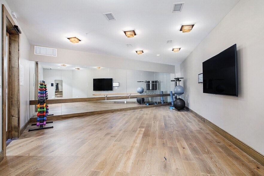 More Photos Of 6201 Johnson Dr, Mission Apartments For Lease