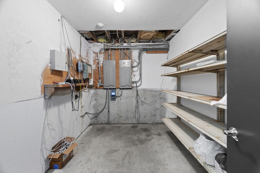 More Photos Of 21 Adonai Ct, Shelton Manufacturing For Sale