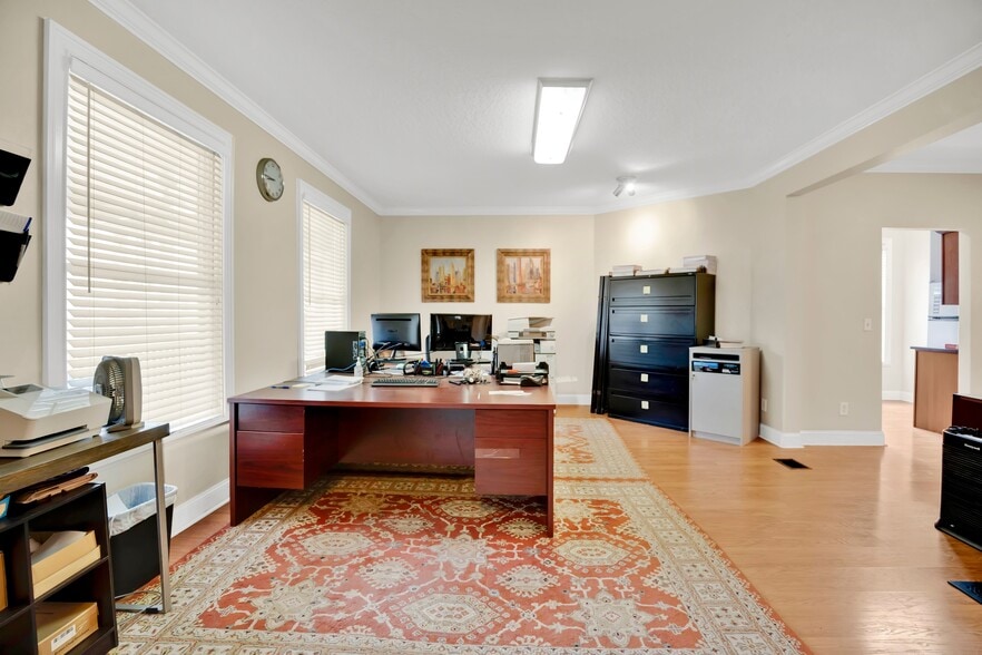 More Photos Of 901 E Washington St, Orlando Office For Sale