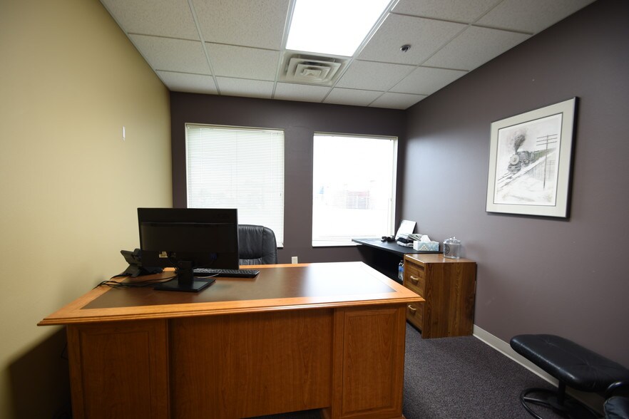 More Photos Of 1402 43rd St S, Fargo Office For Lease