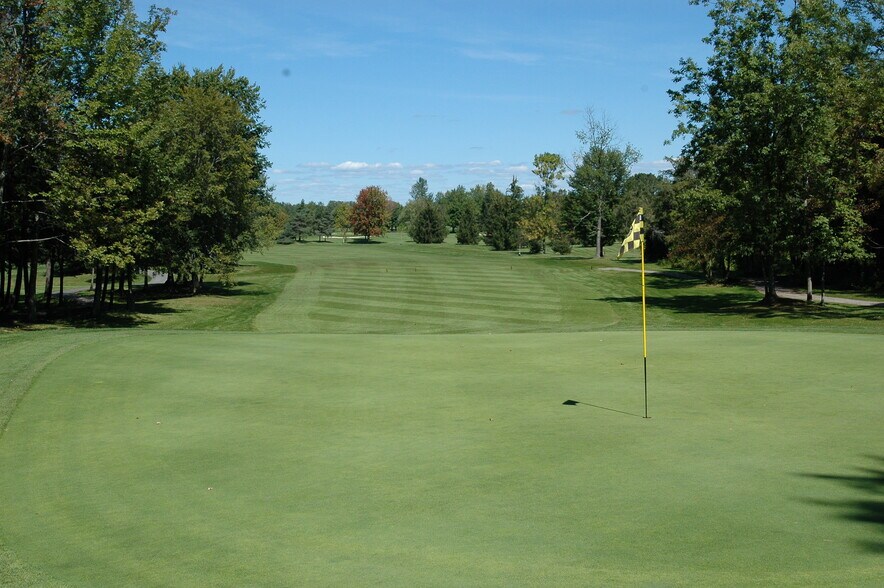 More Photos Of 8623 Lake Rd, Oneida Sports And Entertainment For Sale