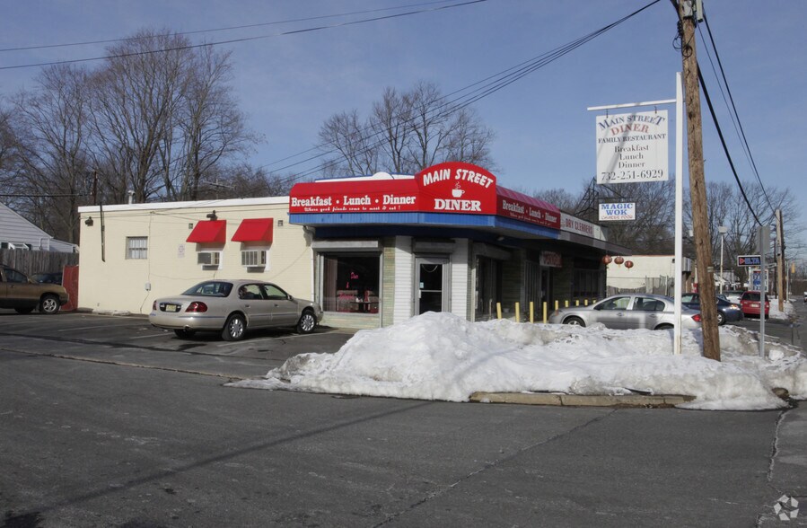 More Photos Of 98 Main St, East Brunswick General Retail For Lease