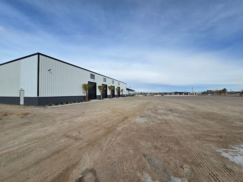 More Photos Of 14372 Rudi Kuefner, Horizon City Truck Terminal For Lease