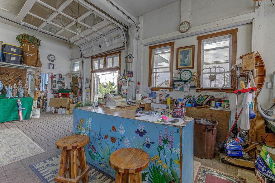 More Photos Of 5587 Harrison Ave, Cincinnati Garden Center For Sale