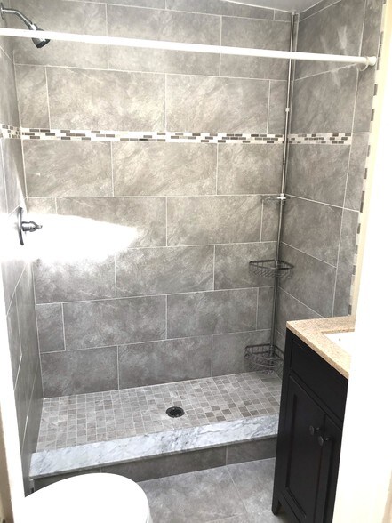 More Photos Of 5011 Roland Ave, Baltimore Apartments For Sale