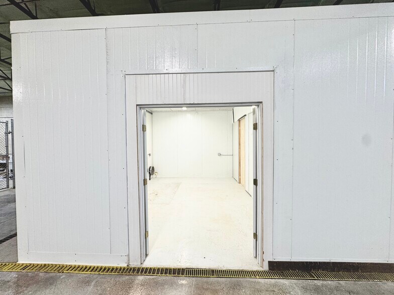 More Photos Of 36730 Democracy Dr, Trinidad Warehouse For Lease