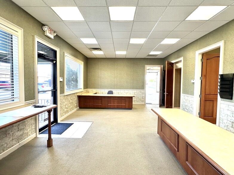 More Photos Of 2000-2166 45th St, Highland Unknown For Lease