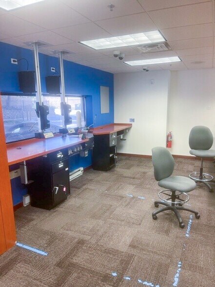 More Photos Of 409 S 1st St, St Charles Bank For Lease