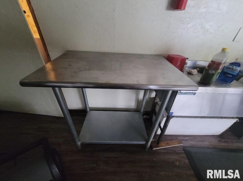 More Photos Of 214 W Main St, Elizabeth Restaurant For Sale