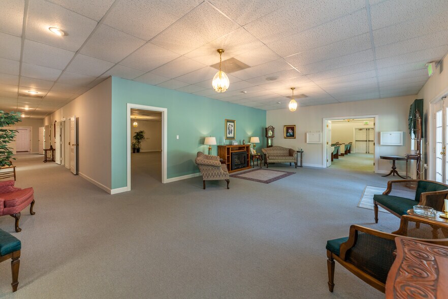 More Photos Of 1260 N Mecklenburg Ave, South Hill Funeral Home For Sale