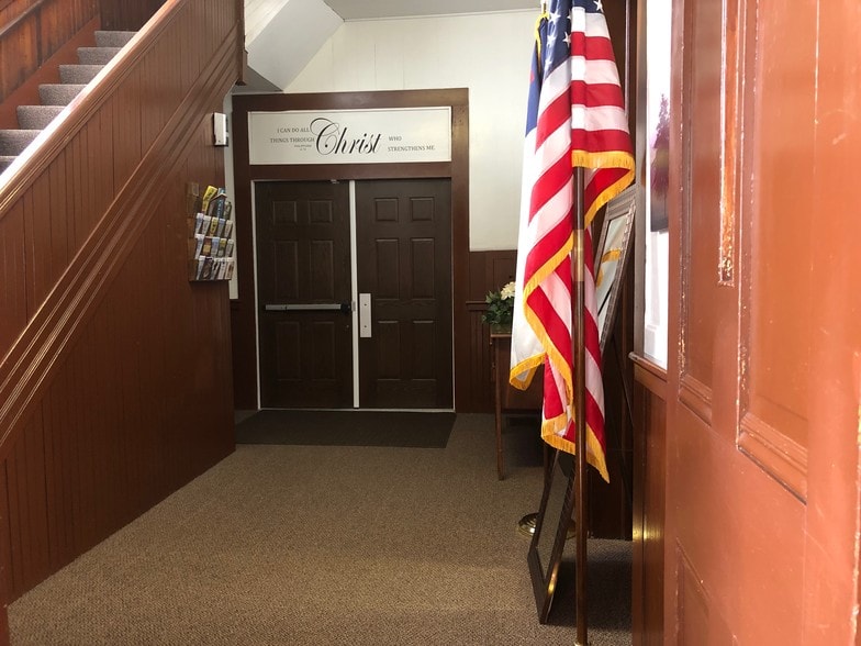 More Photos Of 2951 W 32nd St, Cleveland Specialty For Sale