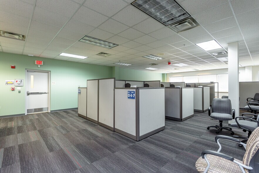More Photos Of 1450 Technology Dr, Harrisonburg Office For Sale