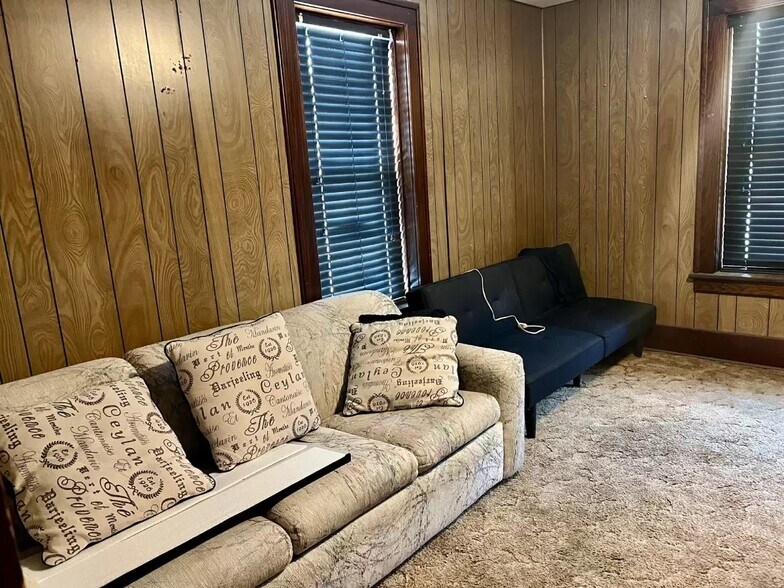 More Photos Of 107 N Main St, Rosholt Bar For Sale