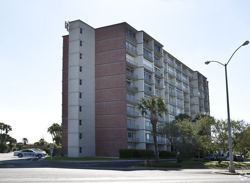 More Photos Of 4600 Ocean Dr, Corpus Christi Apartments For Sale