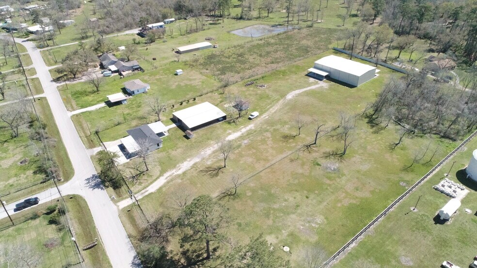 More Photos Of 16326 Bear Bayou Dr, Channelview Flex For Sale