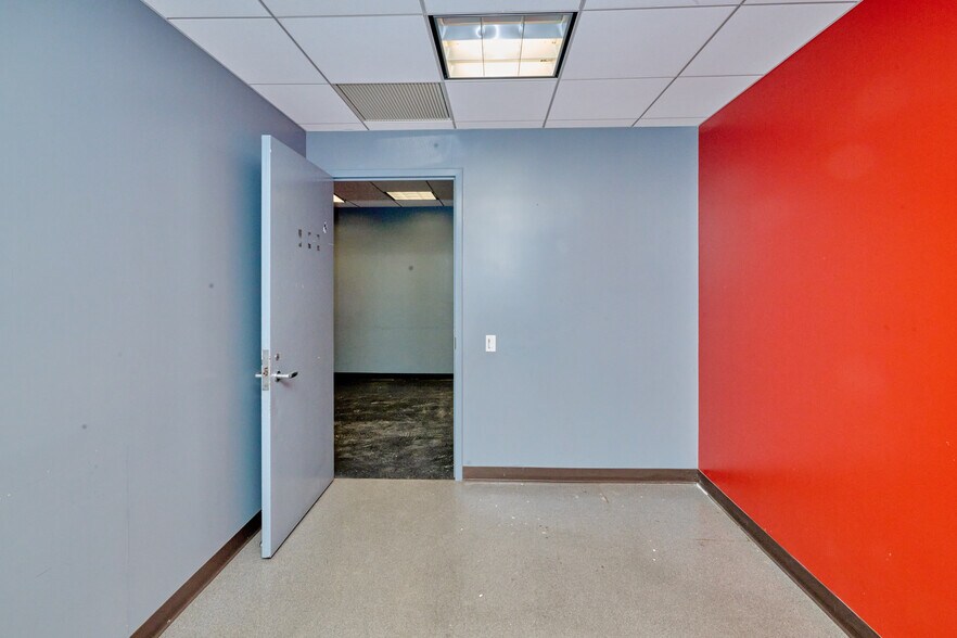 More Photos Of 369 E 149th St, Bronx Office For Lease