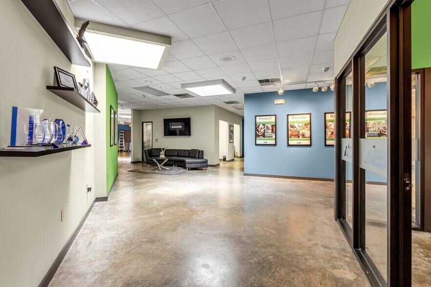 More Photos Of 115 Pomona Dr, Greensboro Office Residential For Lease