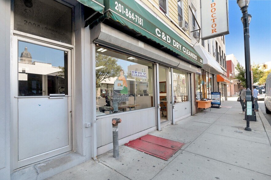More Photos Of 2004-2006 Bergenline Ave, Union City Apartments For Sale