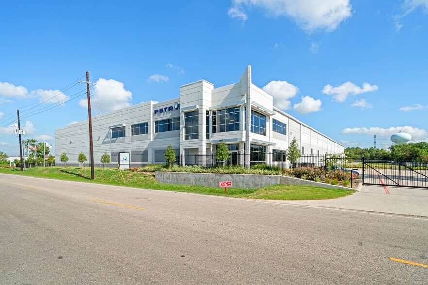 More Photos Of 1500 Aldine Western, Houston Industrial For Lease