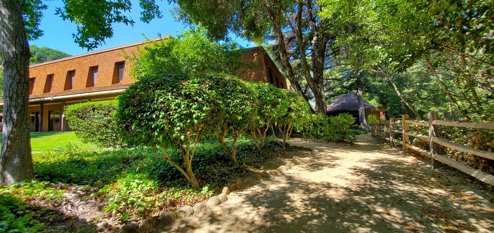 More Photos Of 7 Mount Lassen, San Rafael Office Residential For Sale
