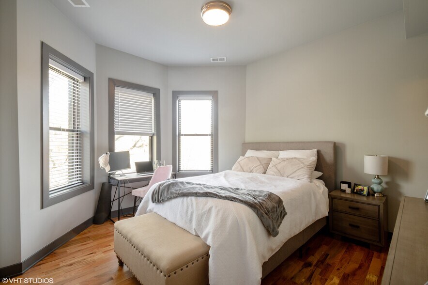 More Photos Of 2848 N Seminary Ave, Chicago Apartments For Sale
