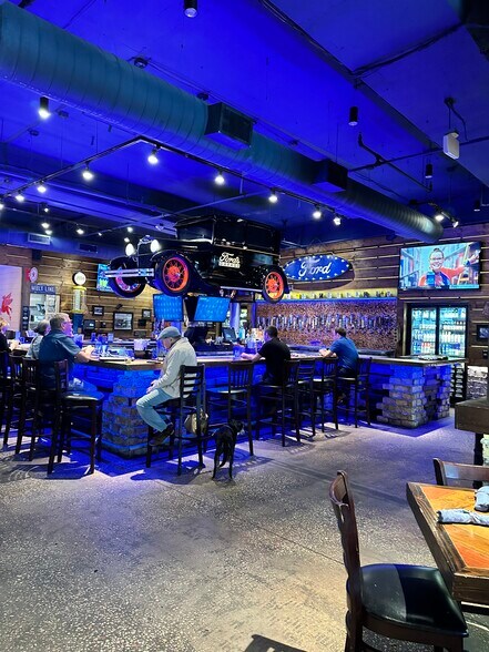 More Photos Of 200 1st Ave S, Saint Petersburg Restaurant For Sale