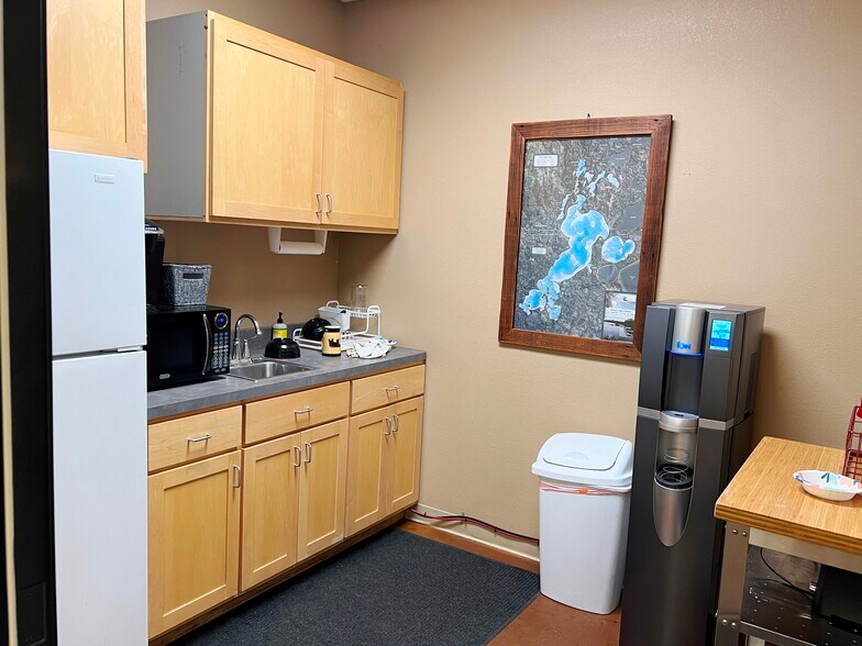 More Photos Of 13760 Bluestem Ct, Baxter Office For Sale