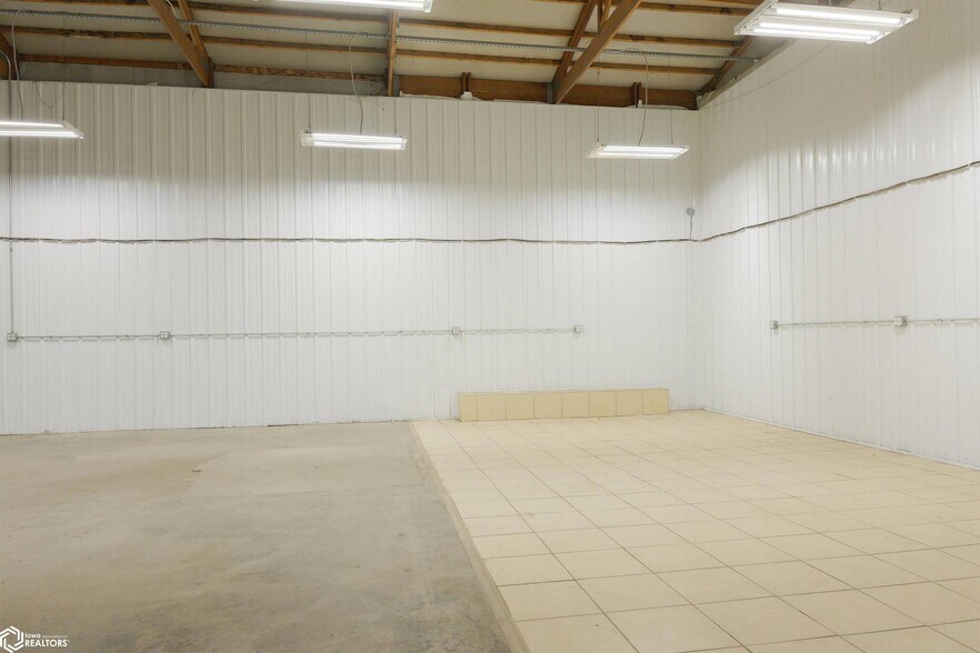 More Photos Of 1130 Broadway St, West Burlington Industrial For Lease