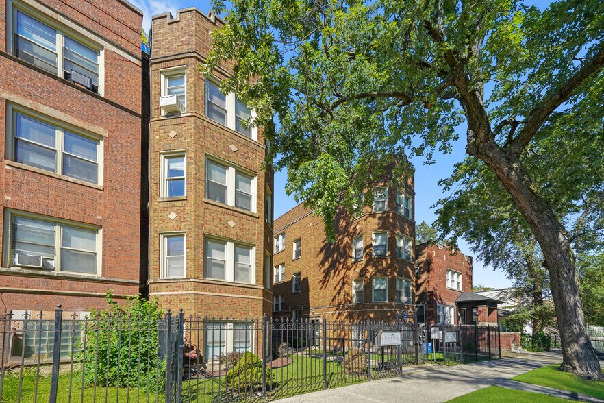 More Photos Of 7150 S Cornell Ave, Chicago Apartments For Sale