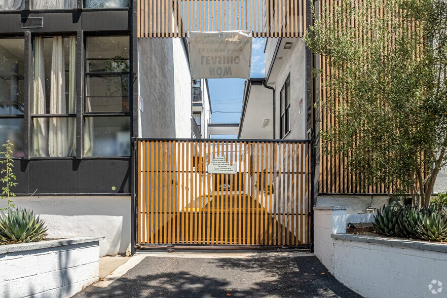 More Photos Of 4723-4727 W Beverly Blvd, Los Angeles Apartments For Sale