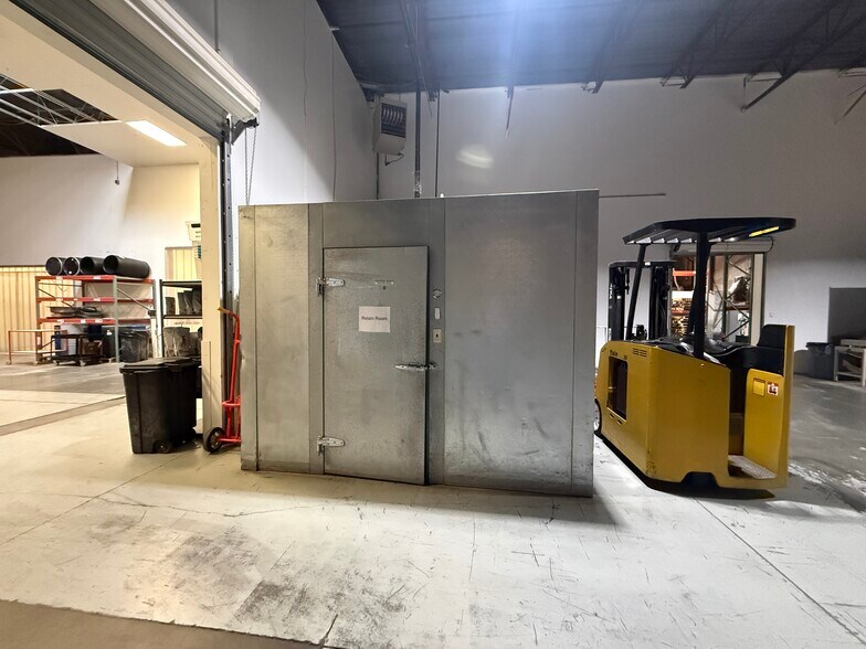 More Photos Of 930 N 1430 W, Orem Manufacturing For Lease