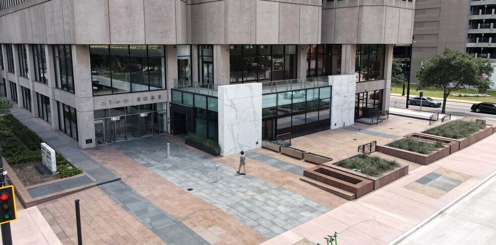 More Photos Of 2100 Ross Ave, Dallas Office For Lease