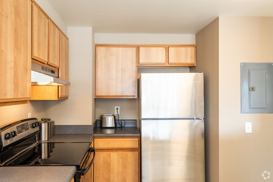 More Photos Of 1-49 N Howard St, Baltimore Unknown For Lease