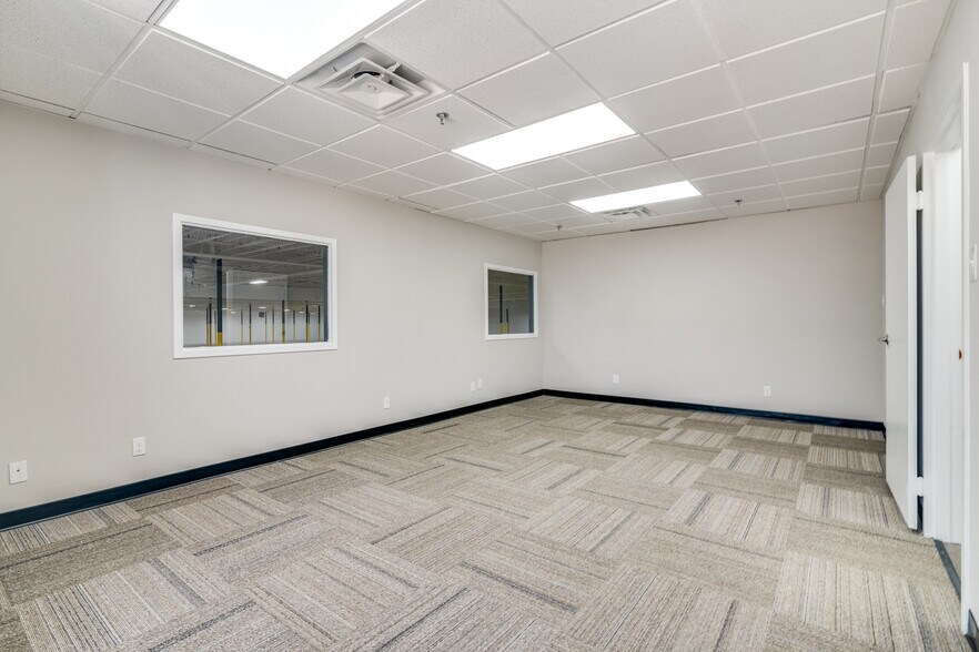 More Photos Of 1207 W Crosby Rd, Carrollton Manufacturing For Sale