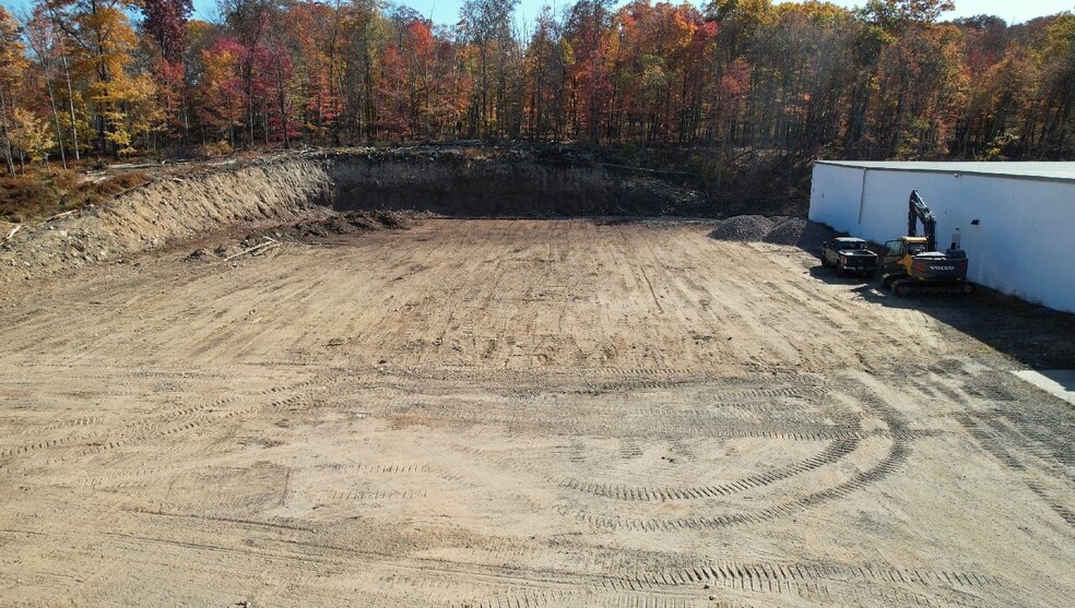 More Photos Of 333 Crestwood Dr, Mountain Top Manufacturing For Sale