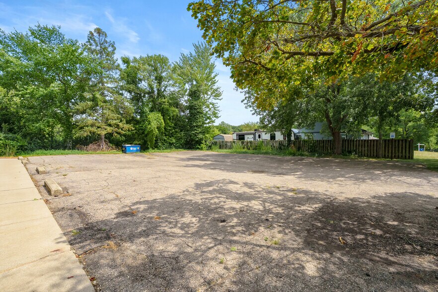 More Photos Of 1516 Trimble Ave, Kalamazoo Office For Sale