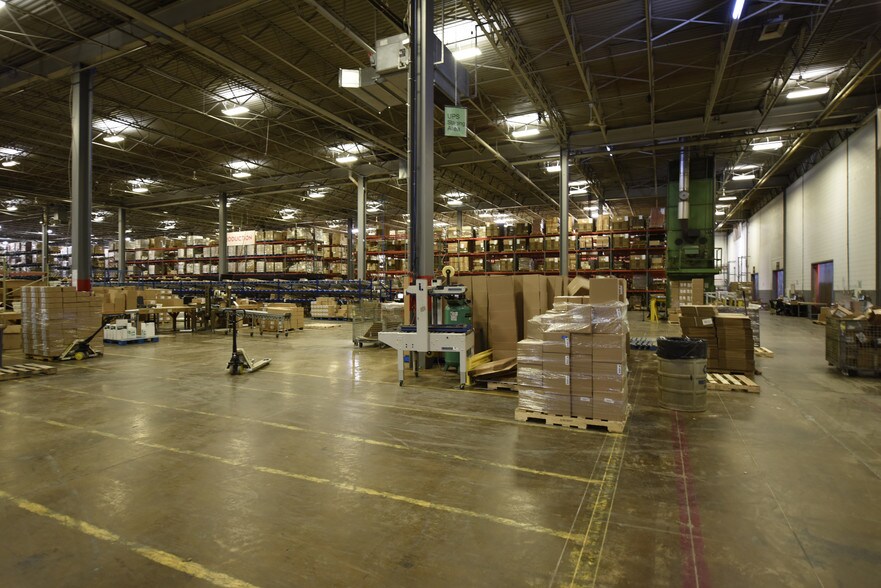 More Photos Of 2525 Monroe Blvd, Norristown Distribution For Lease