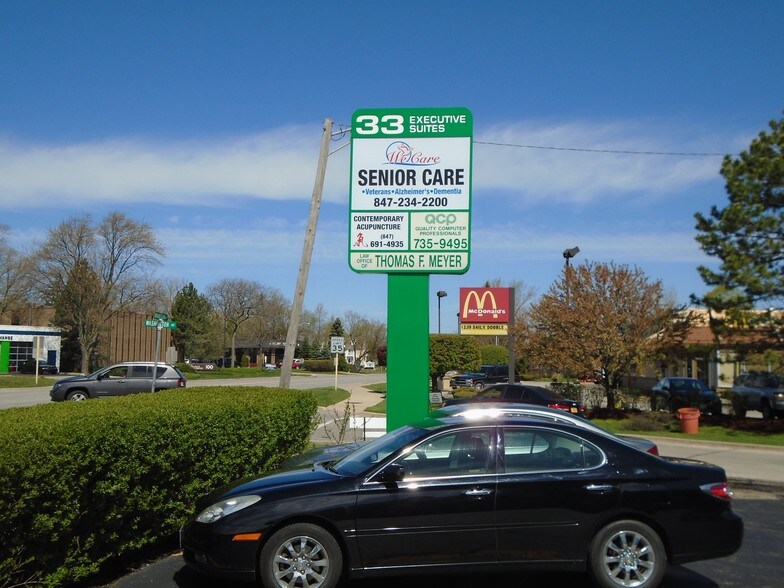 More Photos Of 33 Waukegan Rd, Lake Bluff Office For Sale