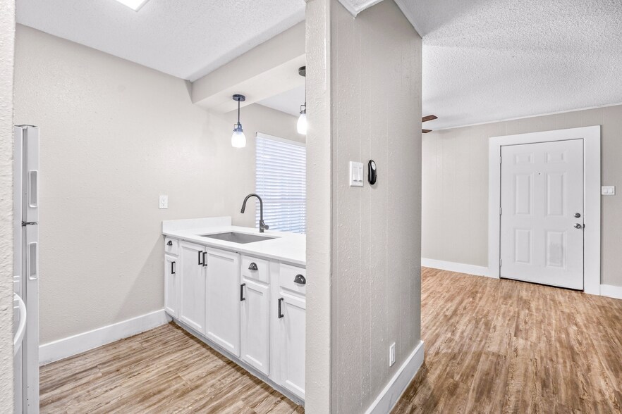 More Photos Of 1220 W Anderson Ln, Austin Apartments For Sale