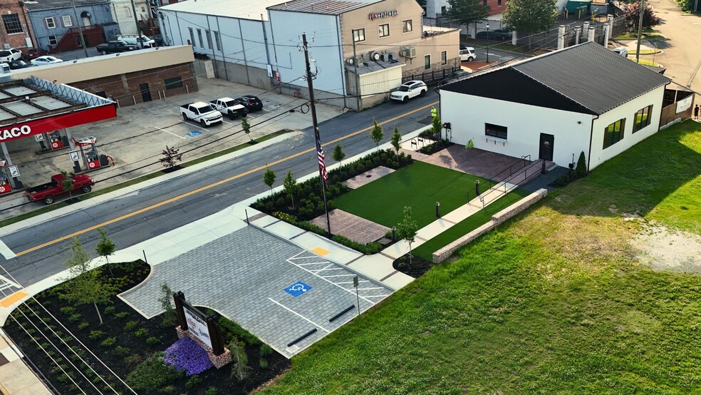 More Photos Of 30 Wall St, Jasper Auto Repair For Lease