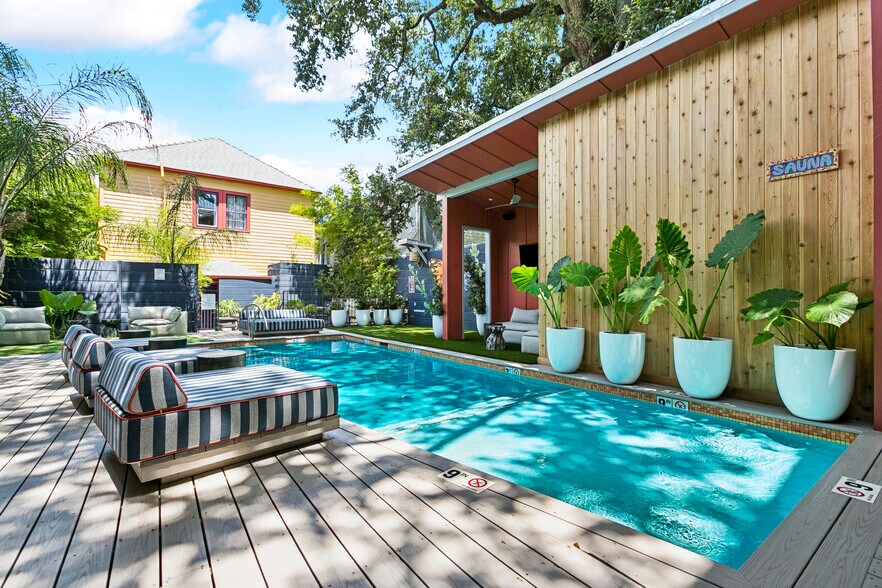 More Photos Of 1726-1730 Clio St, New Orleans Hospitality For Sale